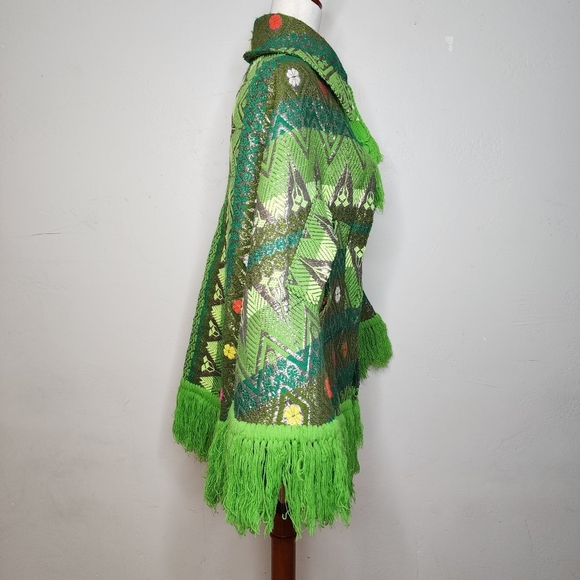 Vintage 60's MCM Ladies Groovy Retro Handmade Poncho with Fringe - Picture 7 of 10